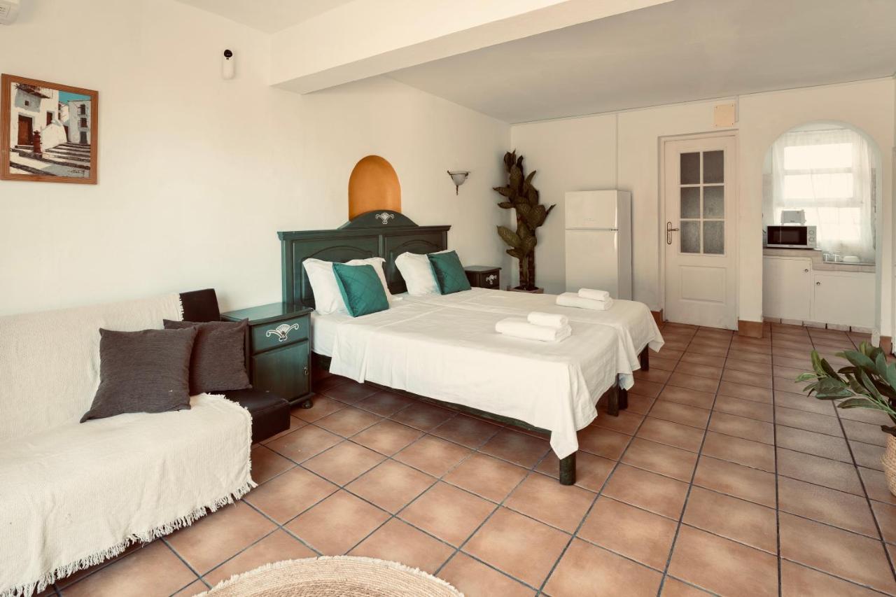 Ocean Suites Sant Antoni de Portmany Zewnętrze zdjęcie